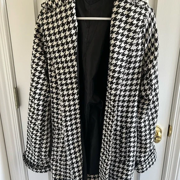 NEW Jou Jou Houndstooth Coat Black White Belted Juniors L / XL - Picture 2 of 14